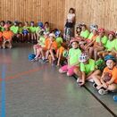 Gruppenfoto in der Turnhalle